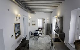 Elegant Cadiz
